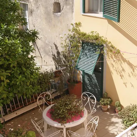 Chez Fernando Front Free Parking Lerici
