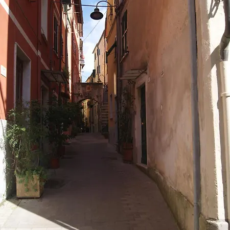 Chez Fernando Front Free Parking